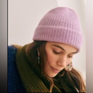 Sezane Paul Beanie Hat. Color: parme, mauve, lavender, purple.